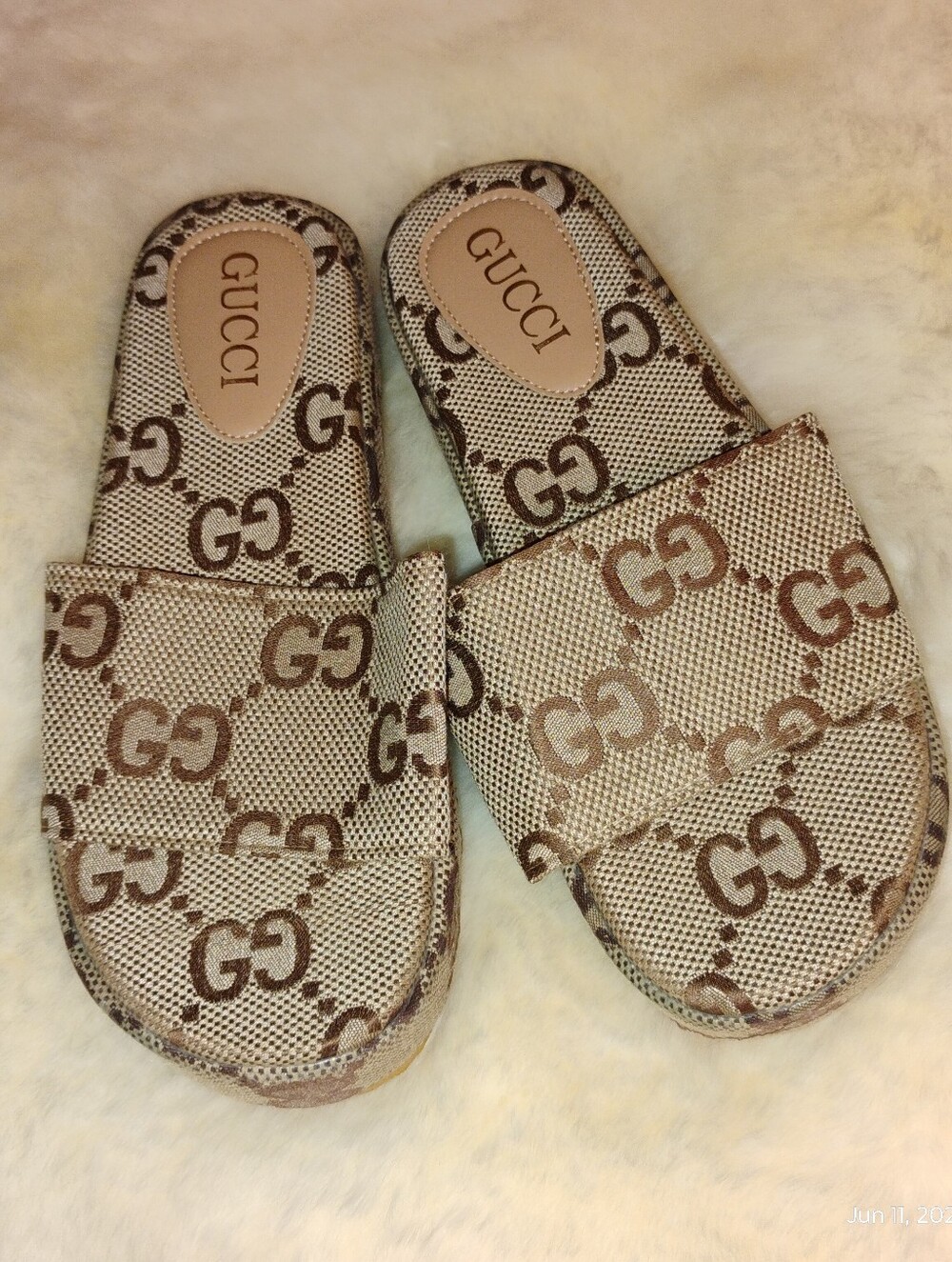 Cute But F A K E All The Way Niice Logo Knockoffs, Size 40 New - Picture 2 of 8
